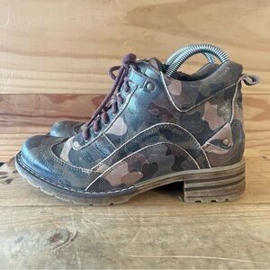 V-Italia Giovanne Camo Lace-up Moto Boots size 37